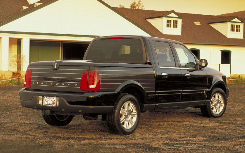 Illustration for article titled The Lincoln Blackwood Was A Big Black Coach-built F-150